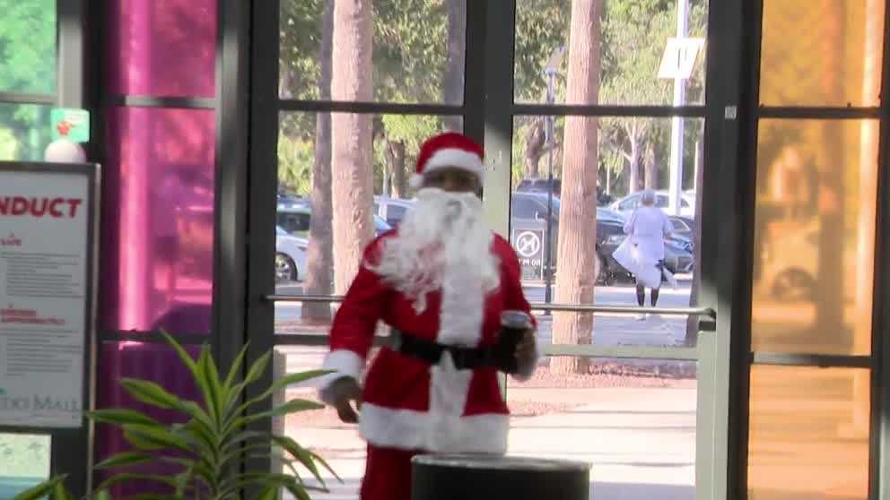 Last-minute shoppers hit stores in Central Florida on Christmas Eve