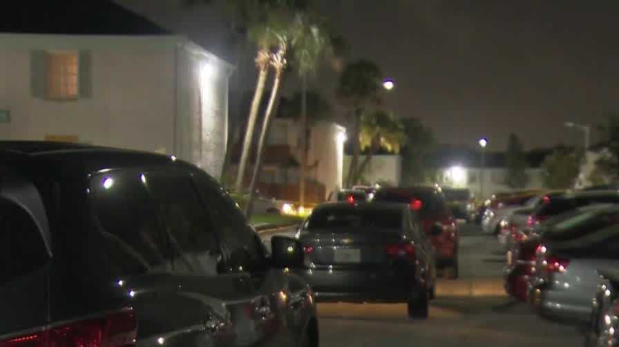 Triple shooting shooting, 1 killed at Orange County apartment