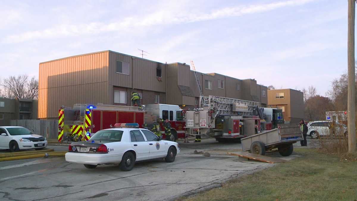 Fire started on stove damages apartment building