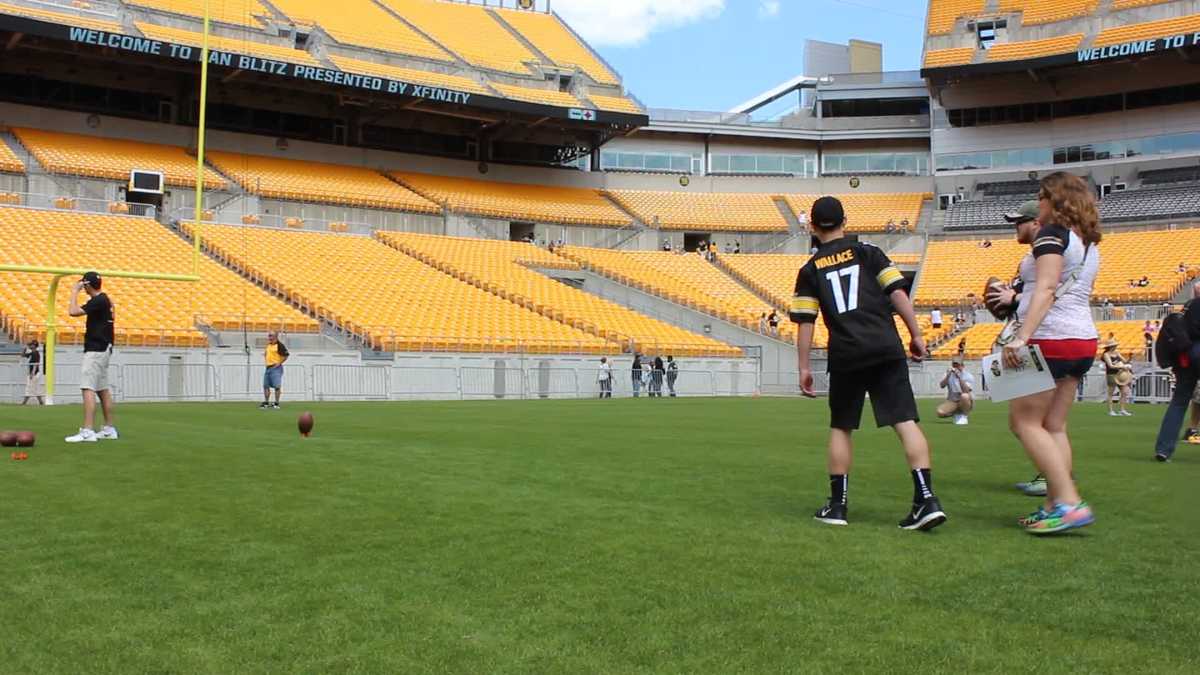 Steelers Fan Blitz field goal kicking challenge