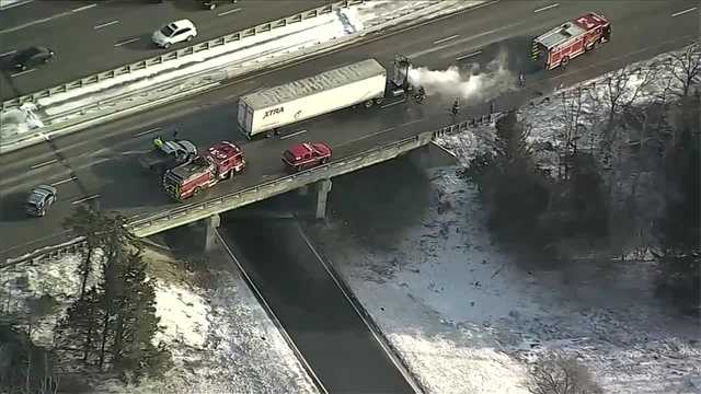 Heavy traffic after tractor-trailer fire on Route 128 - Vimarsana News