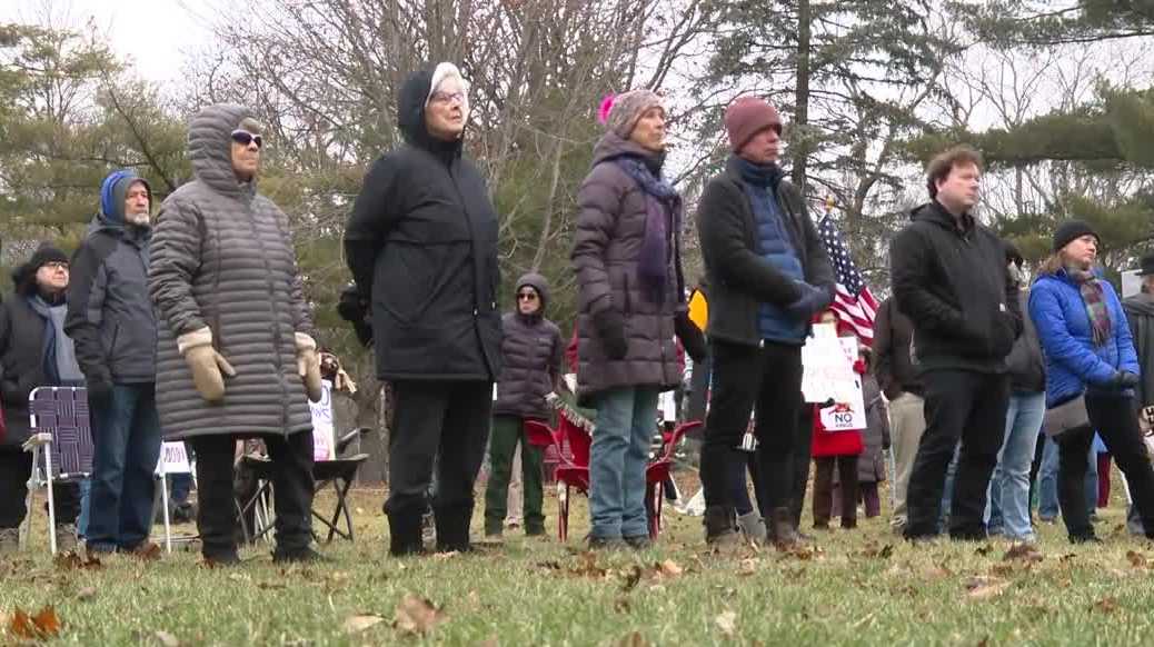 Demonstrators protest Minneapolis ICE shooting across central Iowa