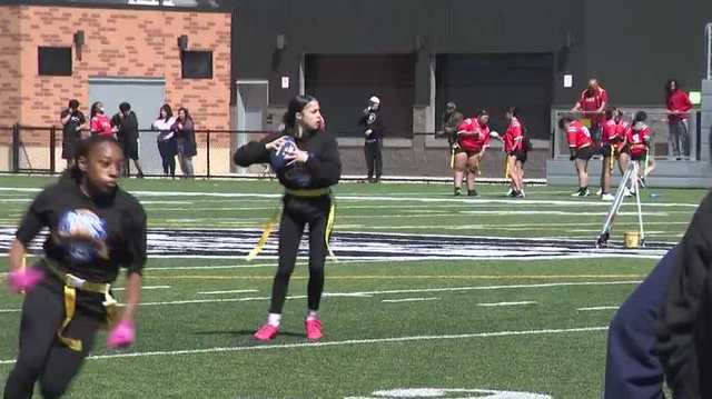 Des Moines girls flag football league officially kicks off first season
