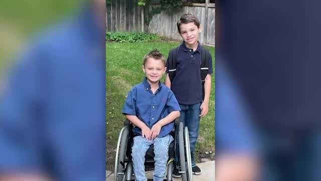 8-year-old paralyzed in Illinois parade shooting returns to school - Vimarsana News