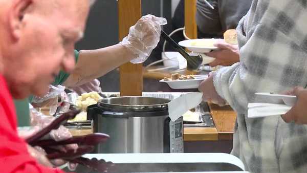 perry community spreads holiday cheer with free meals