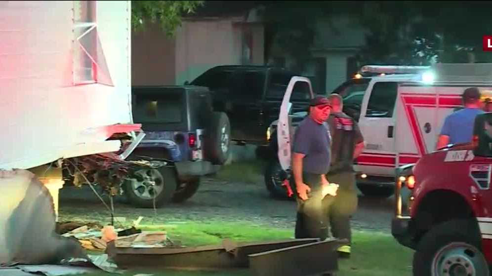 One killed after car crashes into mobile home in Purcell, officials say