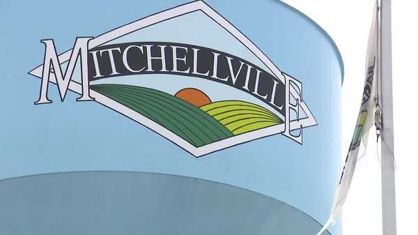 hy-vee donates 46,000 pounds of water to mitchellville amid conservation request