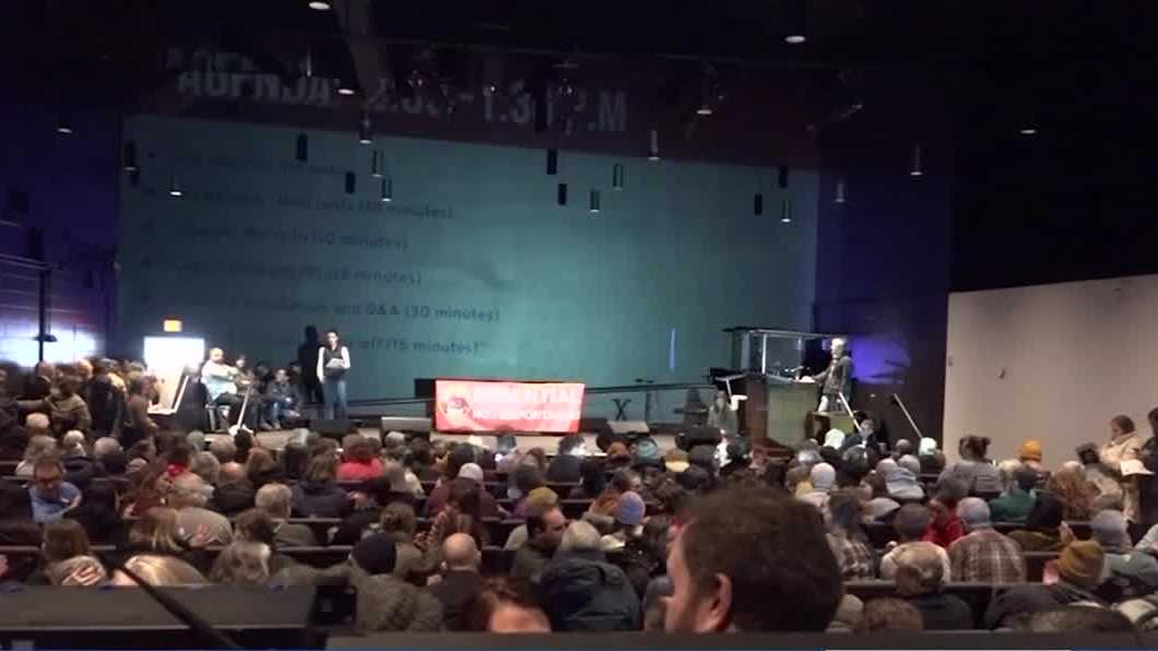 Group hosts training for Iowans to learn what they can and can’t do in ICE encounter