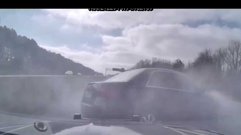 Dash cam video shows Arkansas troopers end 120 mph chase with PIT ...