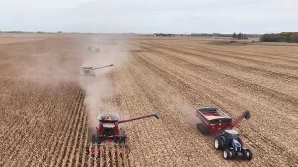 iowans helping iowans: community comes together to harvest crops after farmer dies in crash