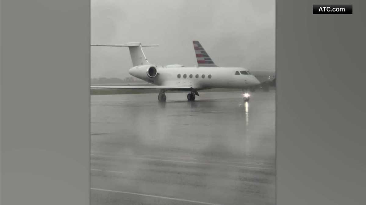 'Just lost our right engine': Listen as calm pilots safely land with DHS Secretary Mullin aboard