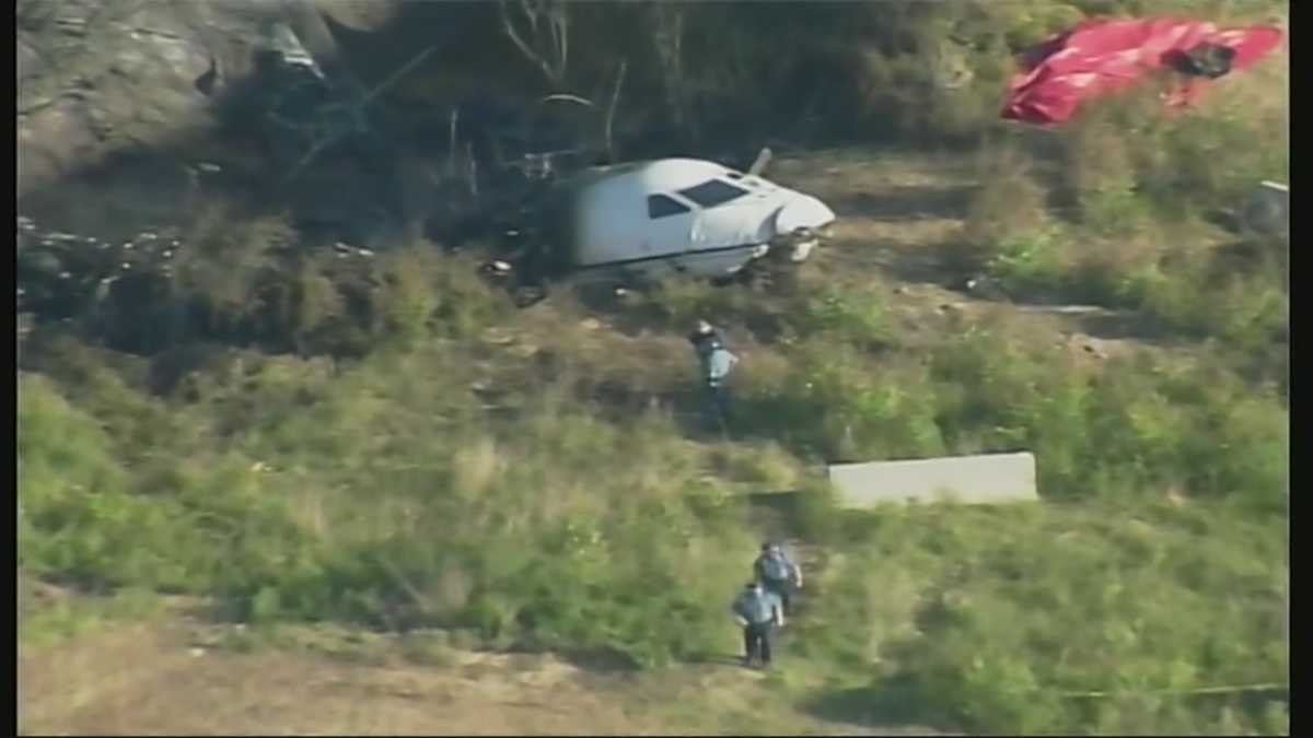 Cranes brought in to remove plane wreckage
