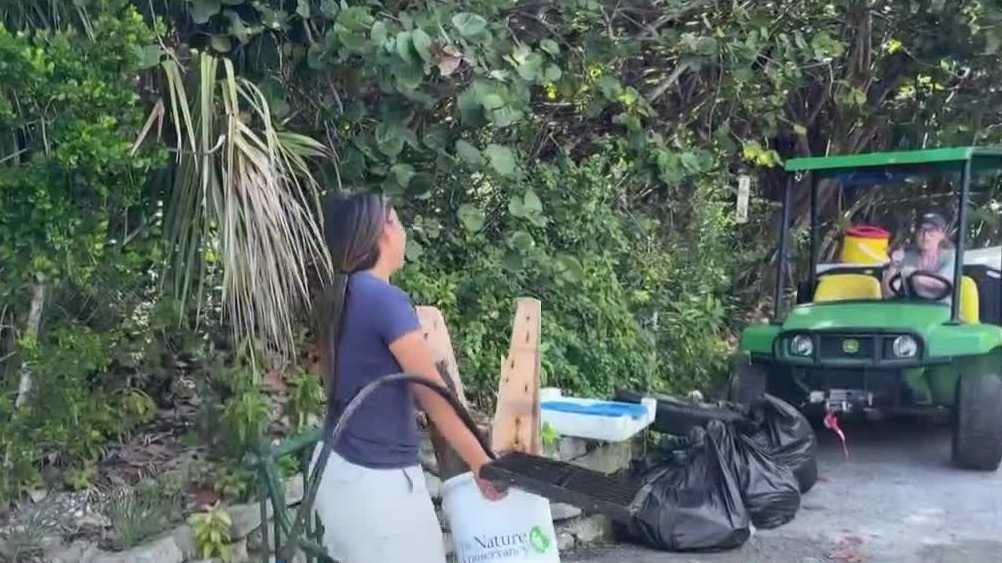 More than 1,000 volunteers turn out for Martin County beach cleanup
