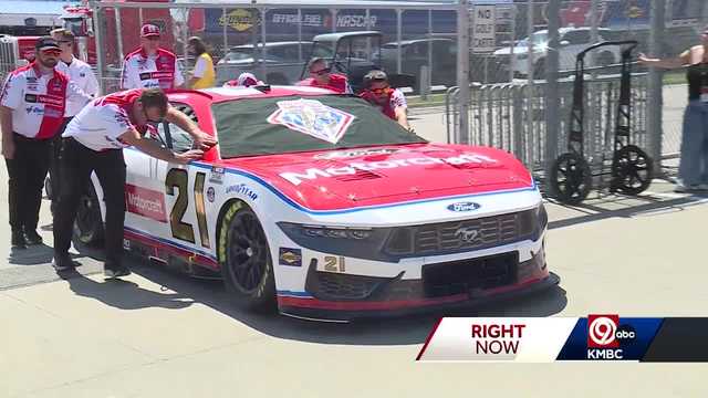Fans pack Kansas Speedway for NASCAR race weekend