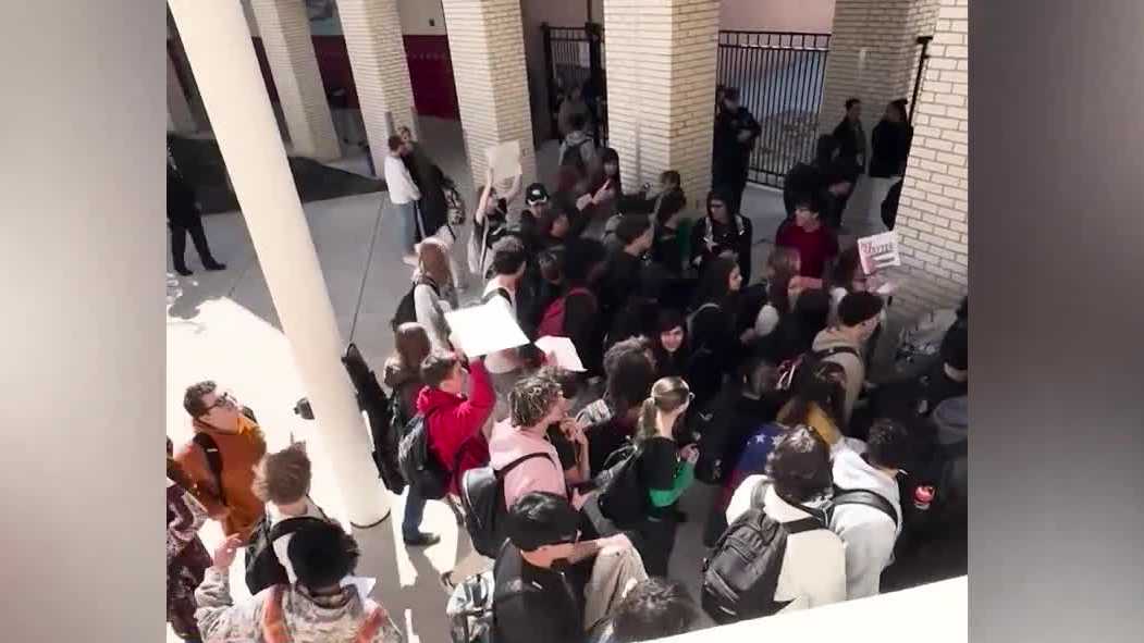 Lee County students suspended after ICE protest walkouts - WBBH