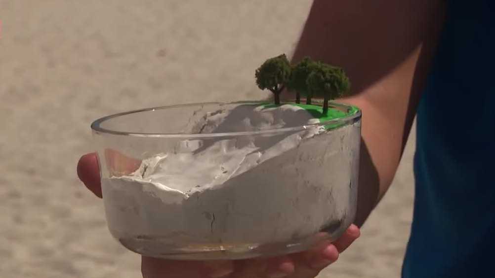 Clay models and bathymetry show why Collier and Broward counties differ in evacuation zones