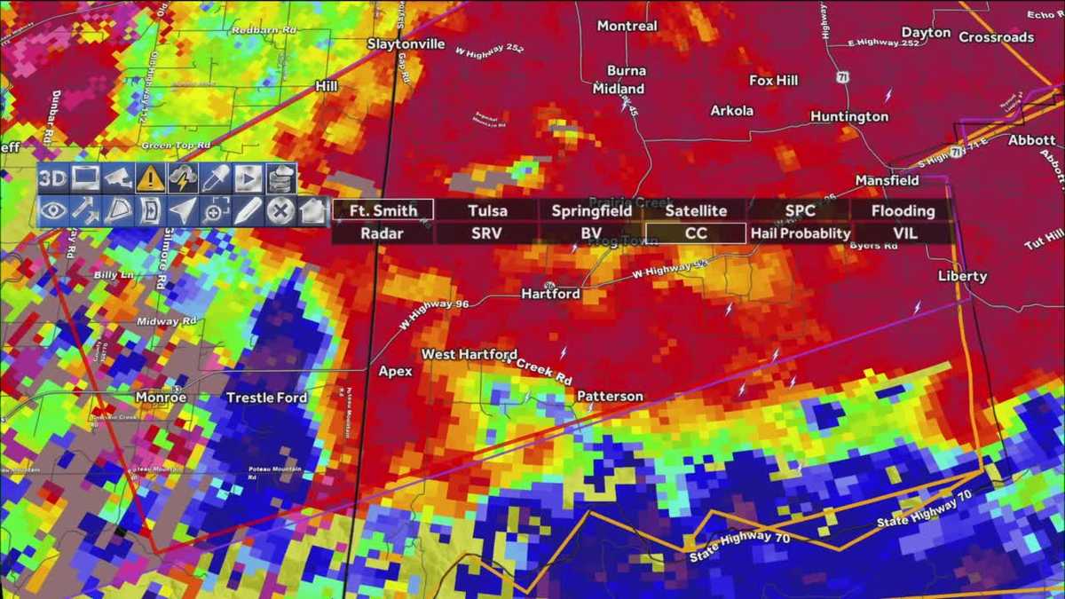 Tornado hits Le Flore County, Oklahoma