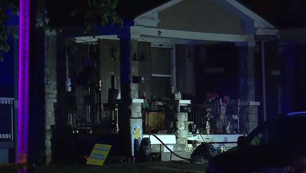 One dead in early morning house fire in Kansas City, Missouri