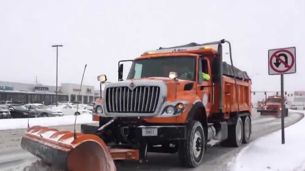 Closures and delays: Some Omaha-area churches, businesses are changing hours