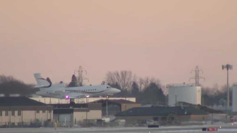 Milwaukee midair close call highlights aviation safety concerns