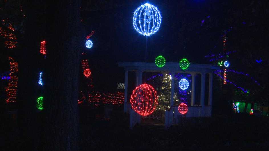 Holiday Lights returning to Kennywood Park