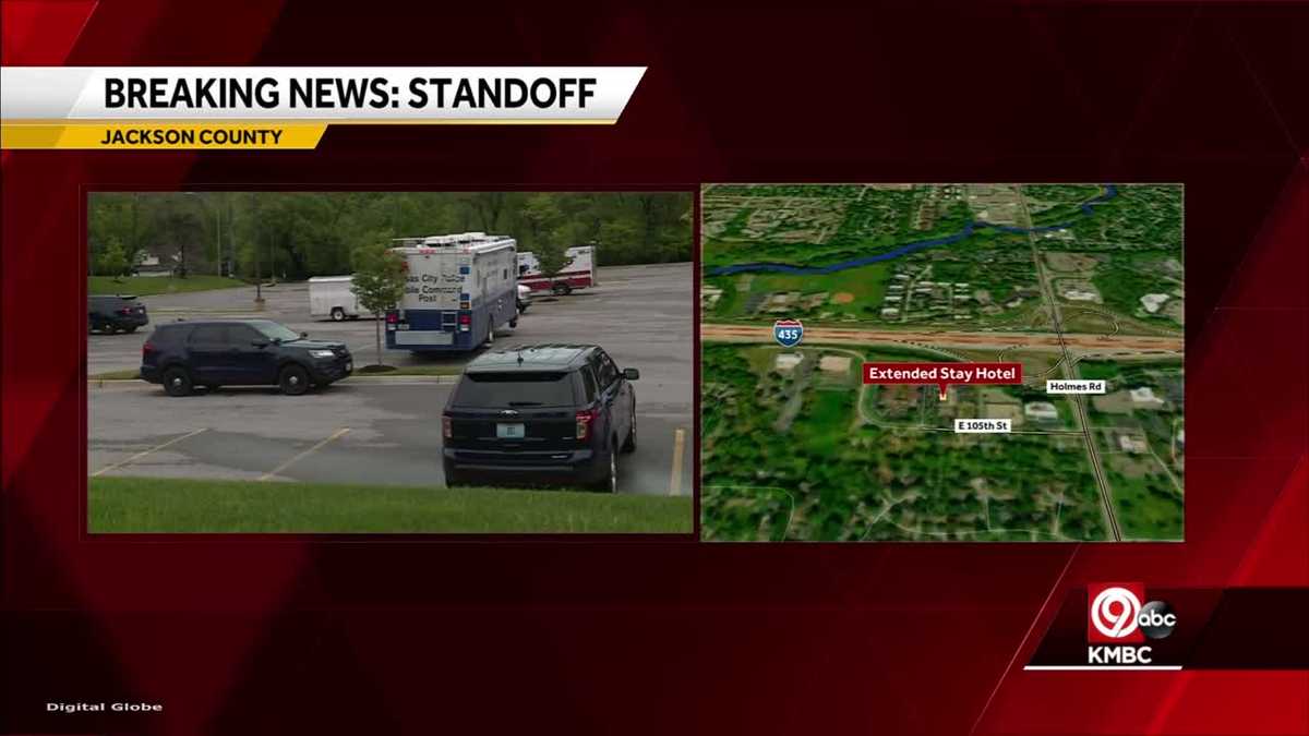 Police: Man in custody after overnight standoff in KC hotel room