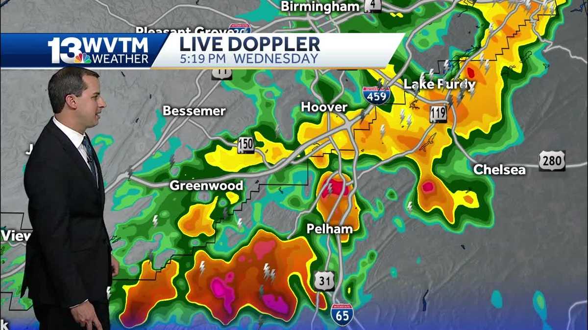 Heavy rain moving across central Alabama