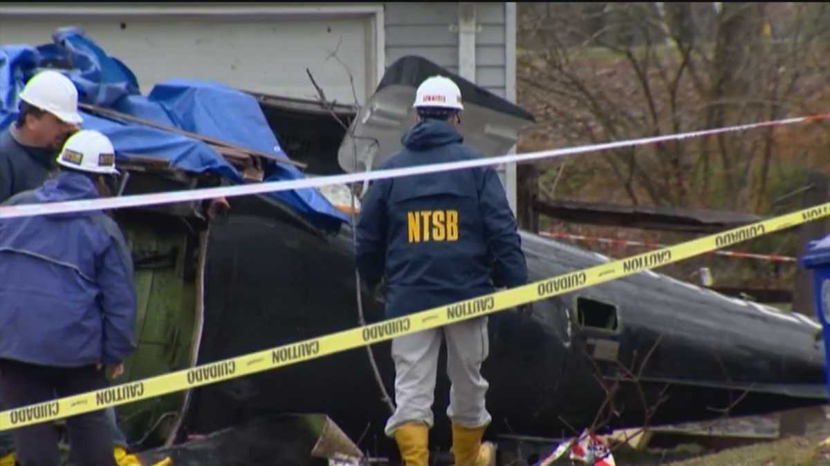 Community mourns plane crash victims
