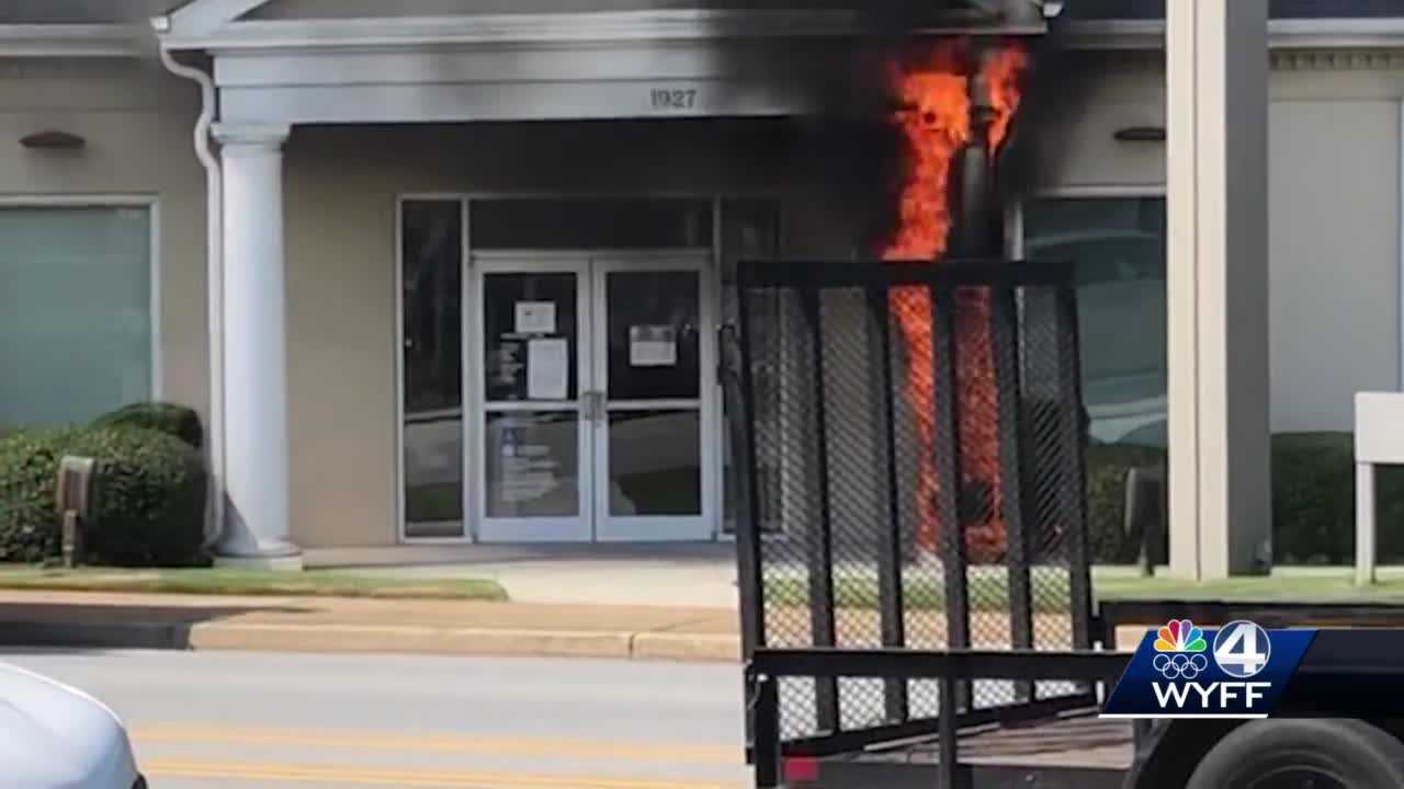 Greenville County paramedic commended for 'heroic' efforts at bank fire - Vimarsana News