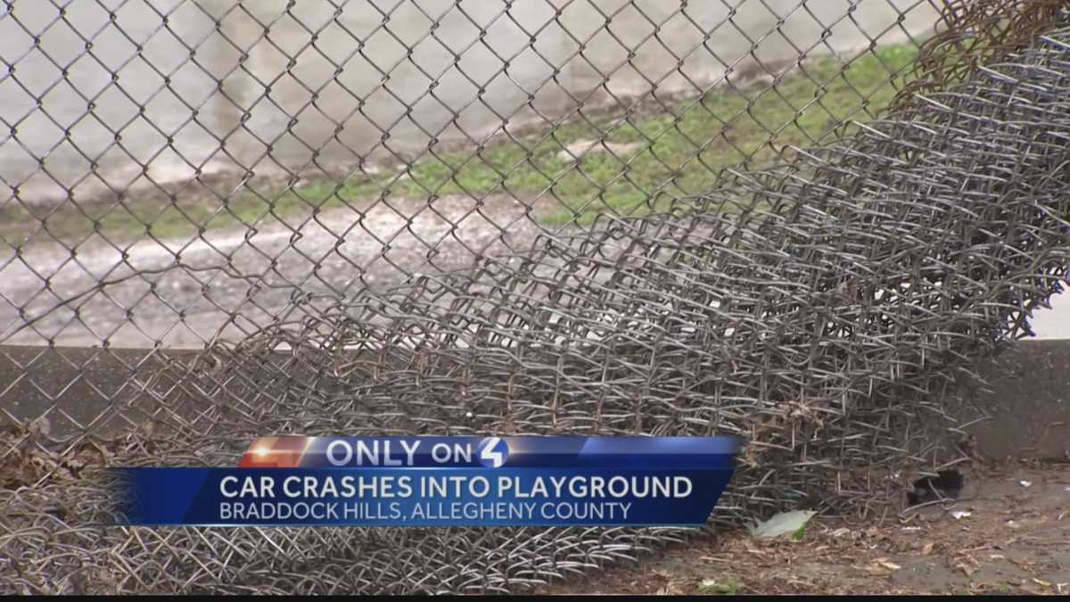 Car crashes into Braddock Hills playground, no one injured