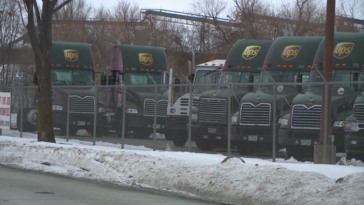 Delayed deliveries stall some Christmas plans