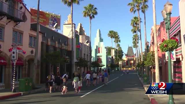 Disney World halts vaccine mandate after DeSantis restricts requirements - Vimarsana News