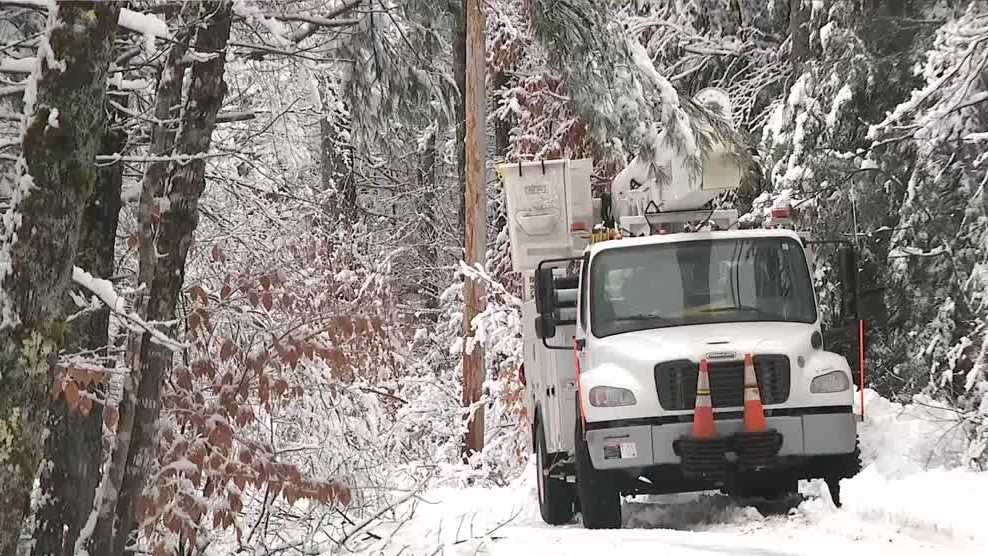 New Hampshire power outages Crews work to restore power