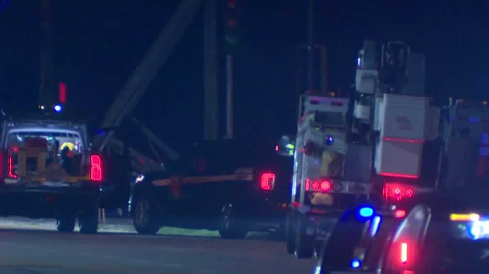 Accused drunken driver slams into New Berlin power pole