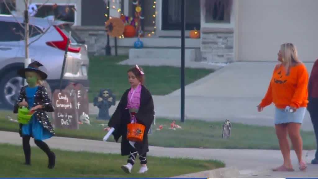 Dexter, Iowa considers moving Beggars' Night date