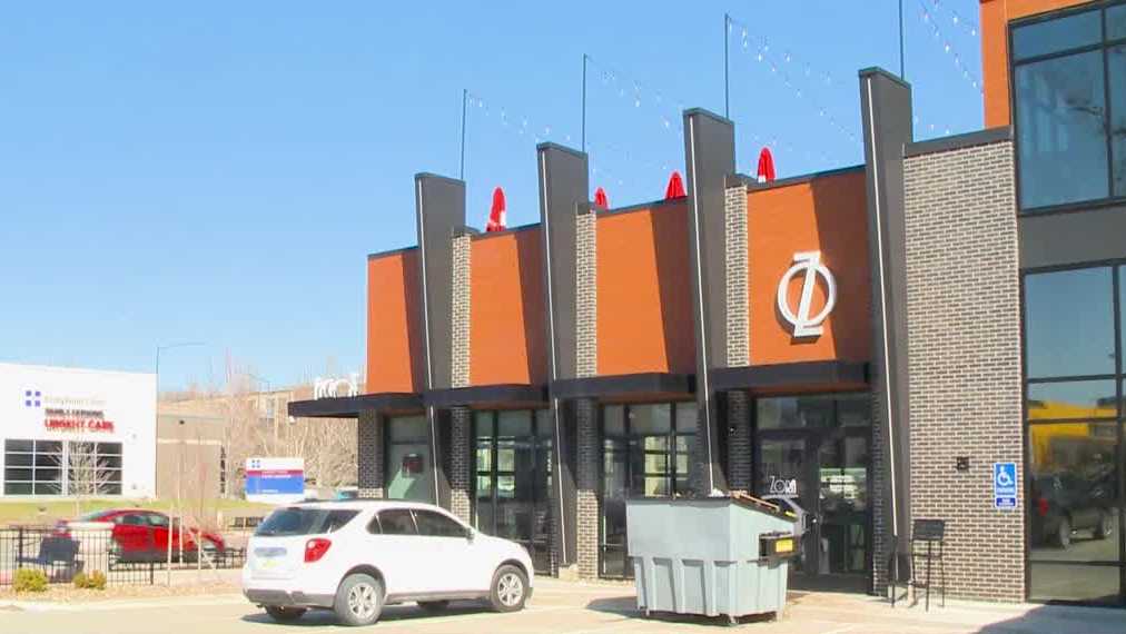 Des Moines' Zora Rooftop Bar items to be auctioned off