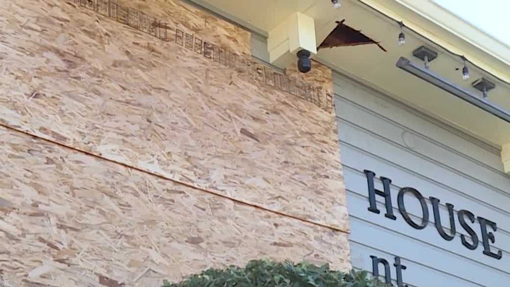 Fire closes Beach House Restaurant at Lovers Point - KSBW