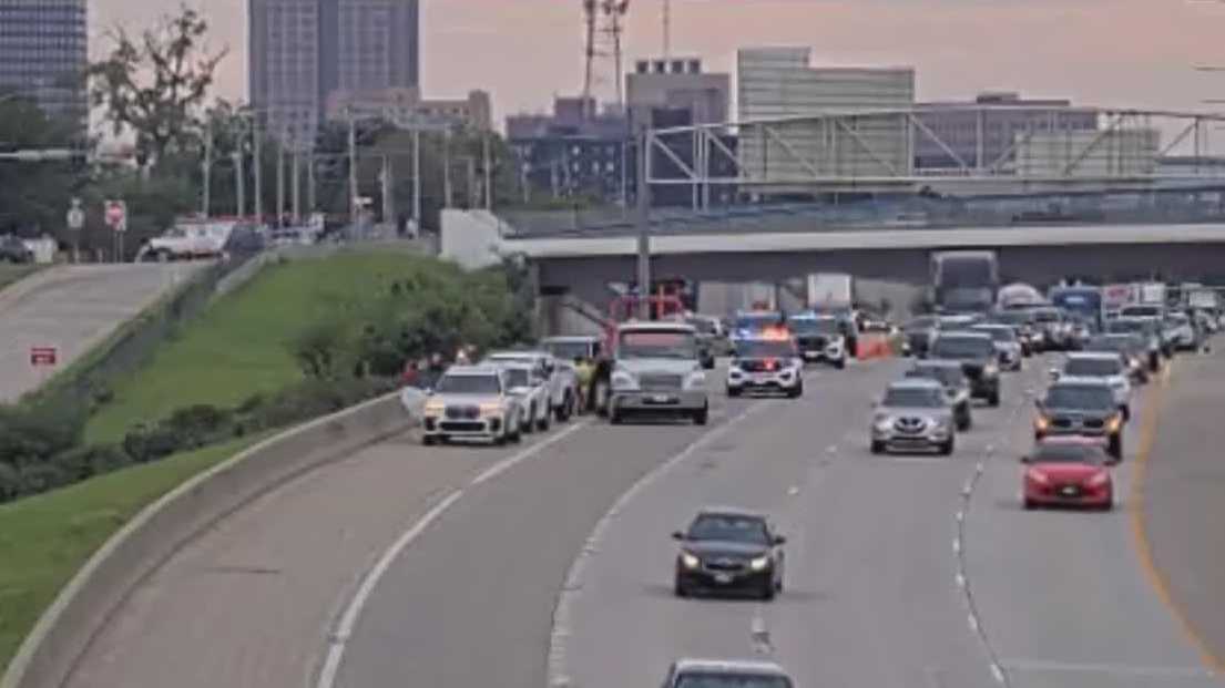 Des Moines traffic: Crash slows Wednesday commute on Interstate 235