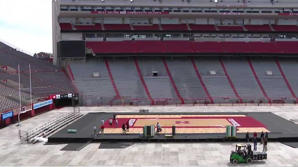 Husker volleyball transforms Memorial Stadium into king of courts