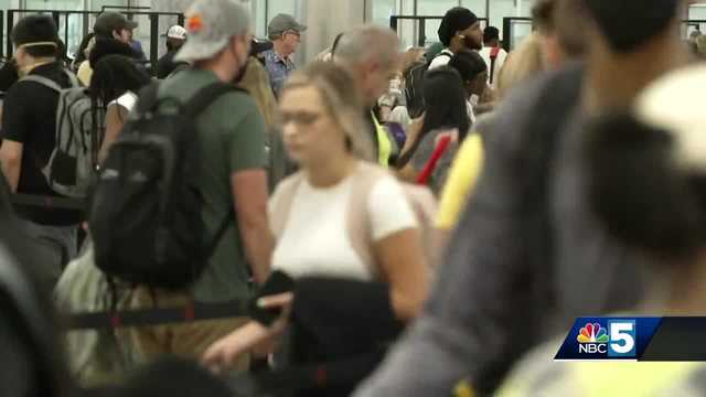 Travelers face challenges with Thanksgiving crowd and inclement weather - Vimarsana News