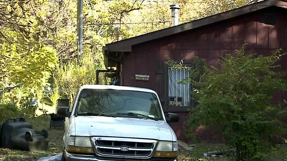Police say victim had no sword in New Albany shooting, charge man with ...