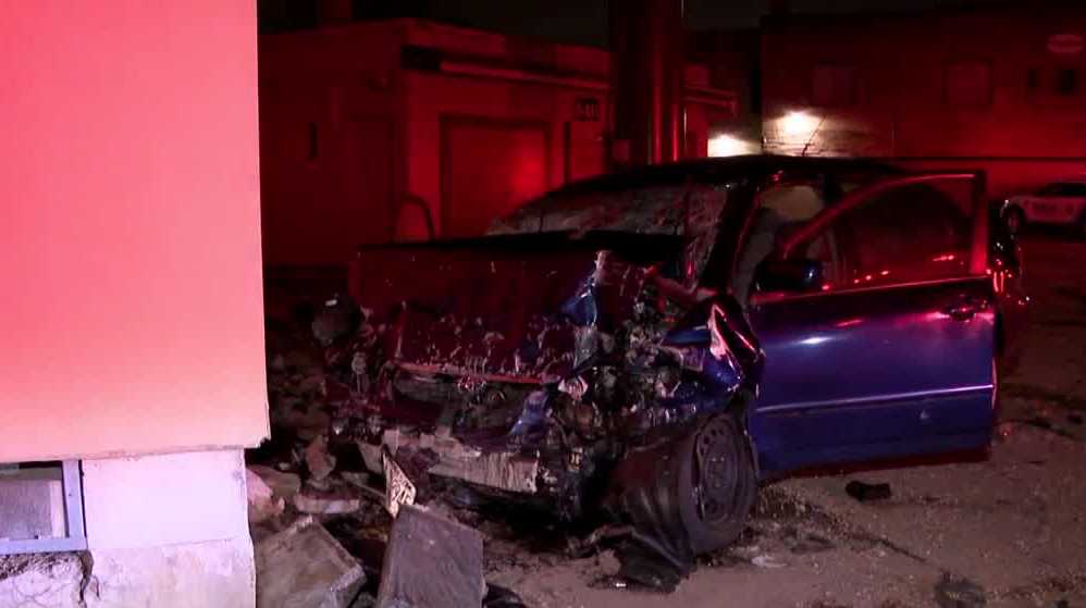Car crashes into building on Milwaukee's northwest side