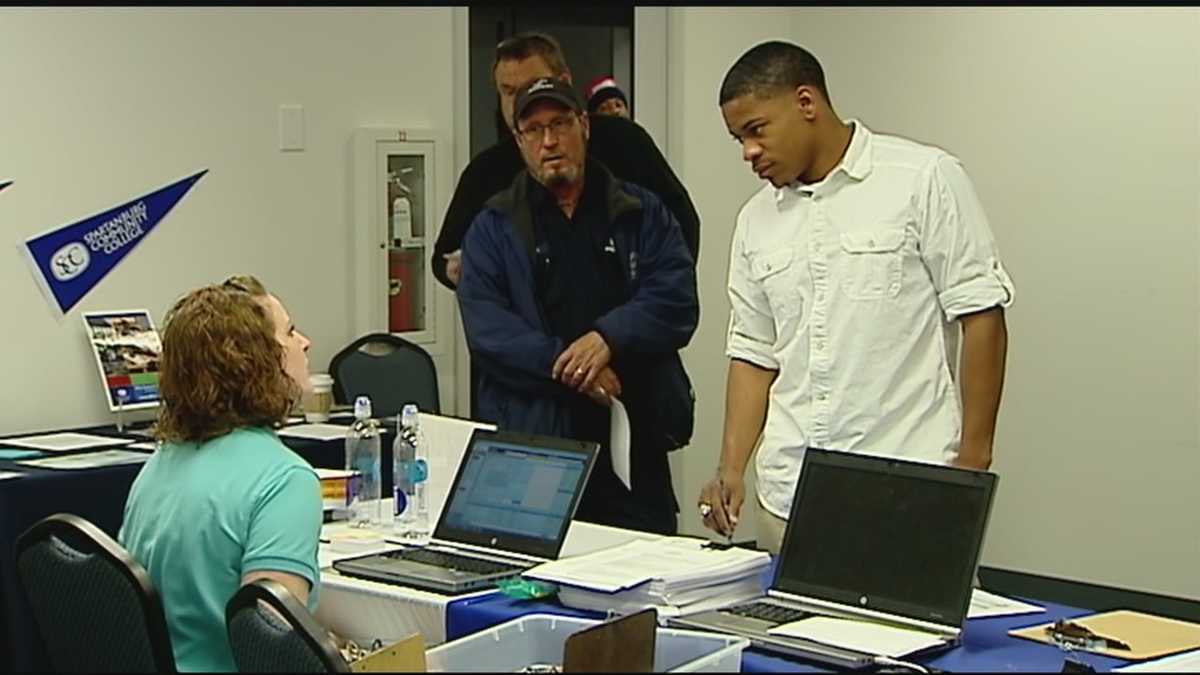 hundreds-turn-out-for-bmw-job-fair-in-spartanburg