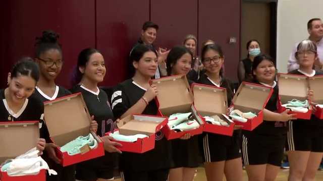 QB Jordan Love donates cleats to Milwaukee high school soccer team