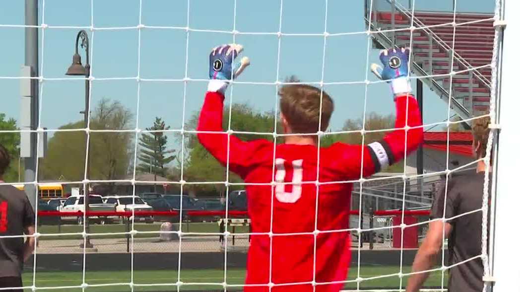 Gilbert boys soccer chasing third state title in four years