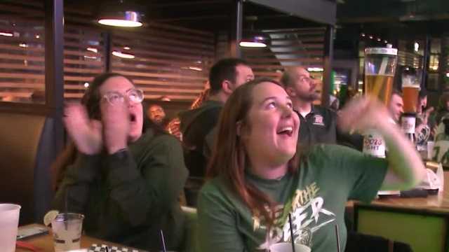Bucks fans huddle indoors for game 2 watch party - Vimarsana News
