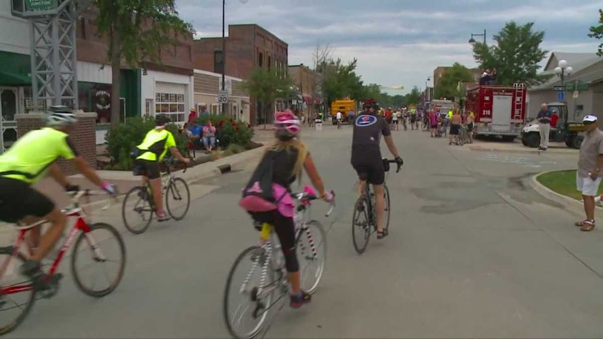 RAGBRAI rolls into Des Moines metro area