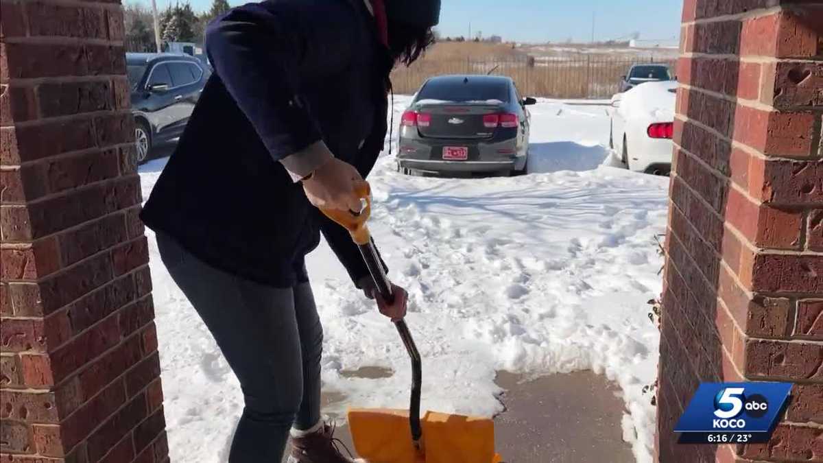 Woman spends hours clearing snow for neighbors, showing Oklahoma Standard persists through cold