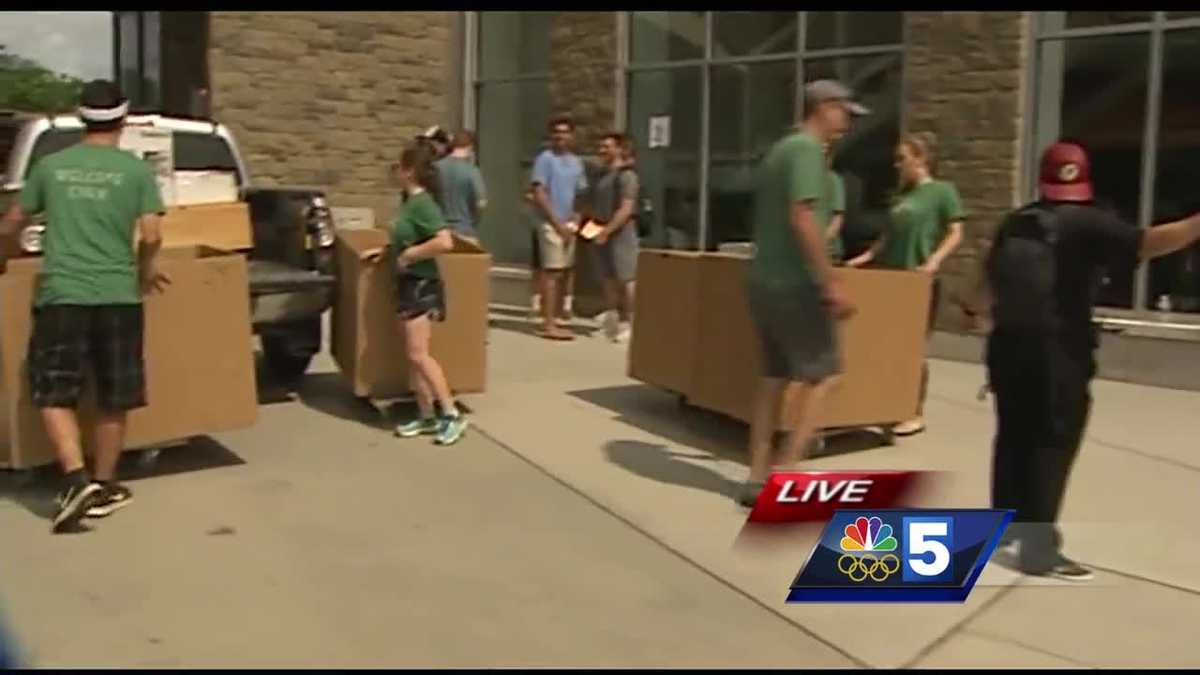 Move in day! Students return to UVM campus