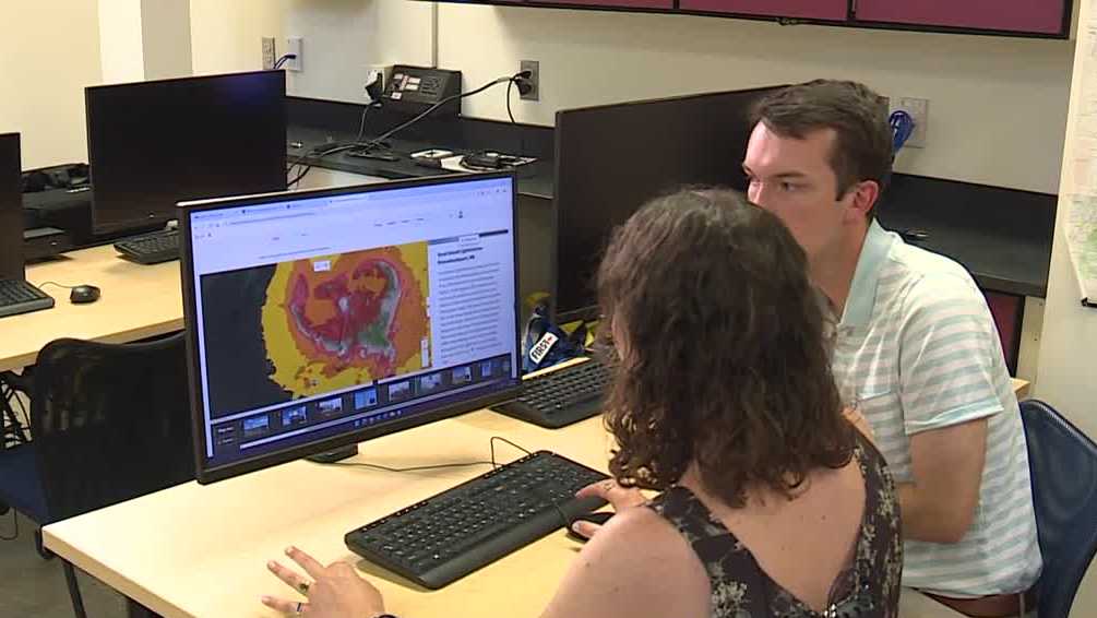 UNE student maps what risks Maine's lighthouses face from storm damage
